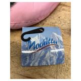 Children s winter hats (lot of 2)