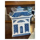 Willow Blue Collectables Pagoda Cookie Jar with Certificate