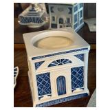 Willow Blue Collectables Pagoda Cookie Jar with Certificate