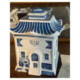 Willow Blue Collectables Pagoda Cookie Jar with Certificate