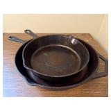 Set of 2 Lodge Cast Iron Skillets 10.5 Inch and 7 Inch