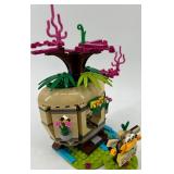 LEGO Angry Birds Movie Sets 75822 and 75823 with Minifigures and Instructions