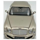 Limited Edition 1:18 Model Cars Set with Cadillac Fleetwood Brougham