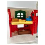 Fisher-Price Little People North Pole Christmas Playset with Figures
