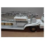 Vintage Tonka Hydraulic Aerial Ladder Fire Truck