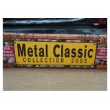 Diamond 2002 Metal Classic Mixed Nuts and Heavy Duty Nut Cracker