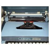 Signature 510 Vintage Portable Typewriter with Case