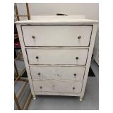White Wood 4-Drawer Dresser with Vintage Distressed Finish