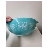 Set of 5 Vintage Pyrex Amish Butterprint Mixing Bowls and Casseroles