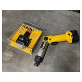 DeWalt Cordless Screwdriver with 7.2V Battery Pack DW9057
