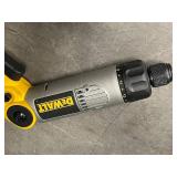 DeWalt Cordless Screwdriver with 7.2V Battery Pack DW9057