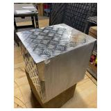 Heavy Duty Aluminum Checker Plate Tool Storage Box with Lockable Latch