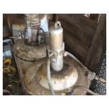 Stewart Warner Barrel with Pump (red)