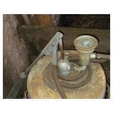 Stewart Warner Barrel with Pump 3689 (white)