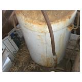 Stewart Warner Barrel with Pump 3689 (white)