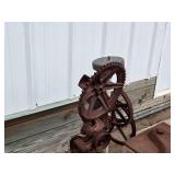 Lot of (3) Yard Décor