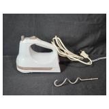 KitchenAid 5-Speed Hand Mixer with Box and 2 Granite Ware Roasting Pan Sets