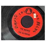 Collection of Vintage 45 RPM Vinyl Records - Motown, Beach Boys, Soul & More - in case records have no covers