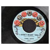 Collection of Vintage 45 RPM Vinyl Records - Motown, Beach Boys, Soul & More - in case records have no covers