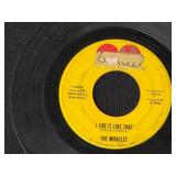 Collection of Vintage 45 RPM Vinyl Records - Motown, Beach Boys, Soul & More - in case records have no covers