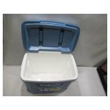 NEW Igloo 30-Quart Cooler, 41 Cans Capacity - Ice Blue