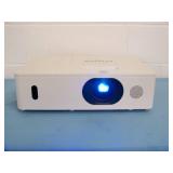 Hitachi CP-WU5505 WUXGA 5000-Lumen HD Home Theater LCD Projector / Projection System