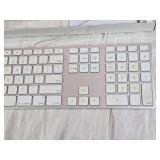 Apple Wired Keyboard with Numeric Keypad, Model CC2419402JYDPQVAZ