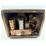 ZENITH MODEL 5F233 TUBE RADIO