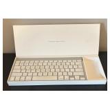 O - Apple Wireless Keyboard