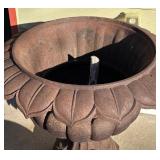 FY - Large Cast Iron Outdoor Planter with Decorative Leaf Design