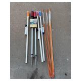 G - Lot of Telescopic Driveway Markers and Reflective Poles