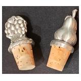 P - Decorative Oil and Vinegar Bottles with 14 Spice Jars