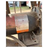 Heavy-duty wood sanding, Cleaning, de-barking, finish spraying on conveyor line designed for handling trim, rough sawn and smooth lumbe