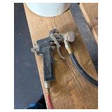 Pressure Pot Sprayer