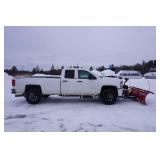 2015 Chevy 2500 HD Extended Cab 4 x 4 Pickup Truck With 8