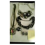 26 Assorted Necklaces & Bracelets New Fashion Jewelry Lot