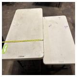2 Folding Tables