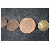Copper Pennies & Small Gold-Toned Coin - Loose Coin Lot