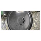 Lot of 7 – 3-Quart Plastic Round Ice Buckets (Black color with lids) from a Shutdown Hotel