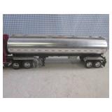 (EC1) Toy 18-Wheeler Truck 22" Long...