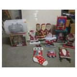 (EW3) Assortment of Christmas Decor...