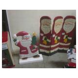 (EW3) Assortment of Christmas Decor...