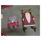 (EW3) Assortment of Christmas Decor...