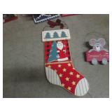 (EW3) Assortment of Christmas Decor...