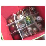 (A-2) Rubbermaid Christmas Ornamant...