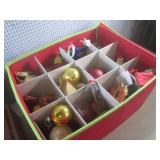 (A-2) Rubbermaid Christmas Ornamant...