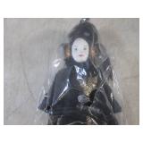 (CS) 3 Star Wars Dolls and 2 Others...