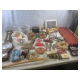 (EW4) Large Assortment of Vintage I...