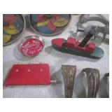 (EW4) Large Assortment of Vintage I...