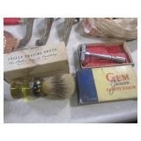 (EW4) Large Assortment of Vintage I...